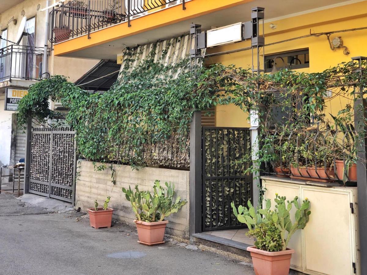 Tiziana Leilighet Giardini Naxos Eksteriør bilde